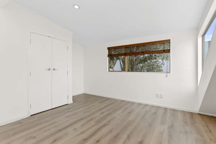 430 Huia Road Laingholm_18