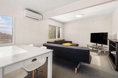 11B Clinton Way_2