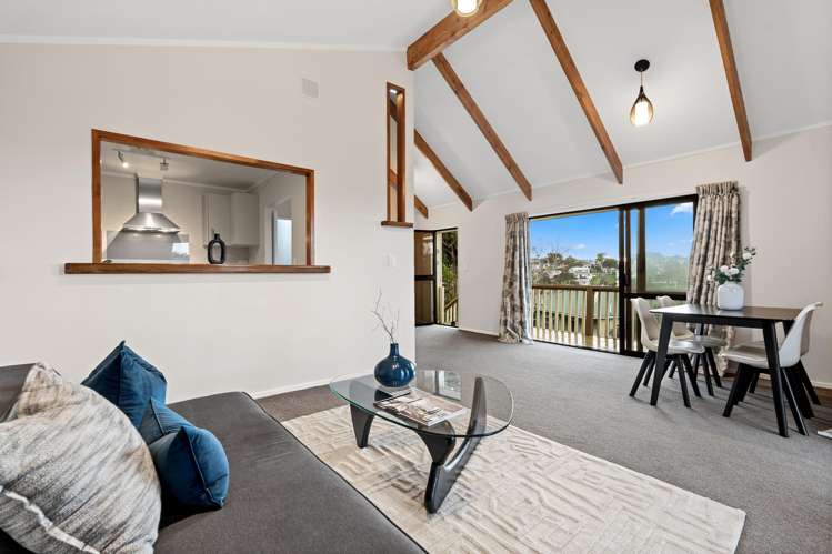 1/40 Lilburn Crescent Massey_5