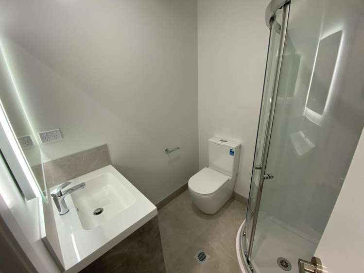 2E/19 Hibiscus Avenue Hamilton Lake_1