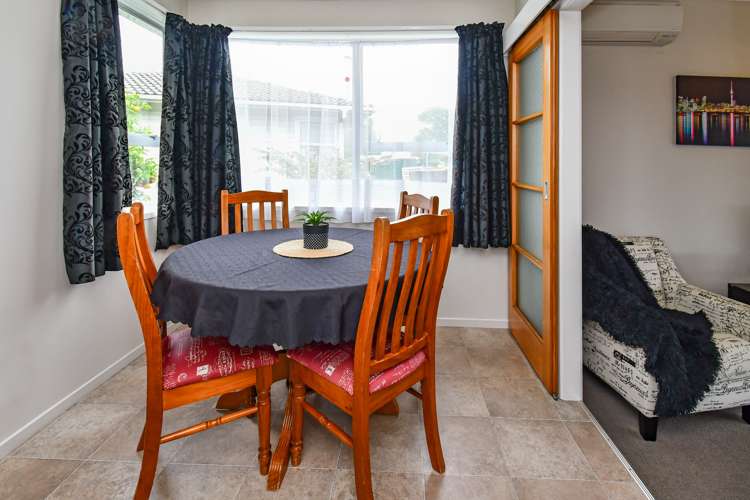 51 Hobart Crescent Wattle Downs_15