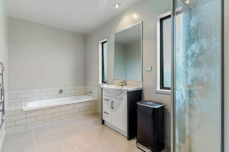 63 Mandival Avenue Flat Bush_13