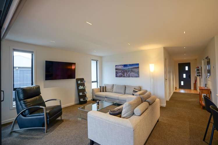 151 high Street Leeston_7