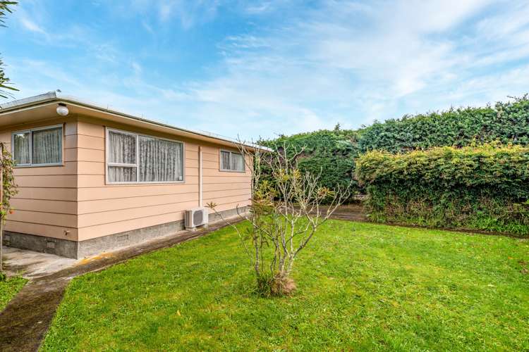 9 William Benton Street Featherston_15