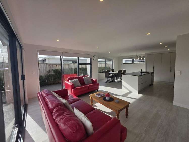 76 Franks Way Way Papamoa_1