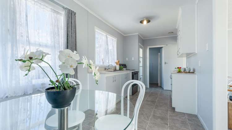 17 Mountbatten Grove Clouston Park_3