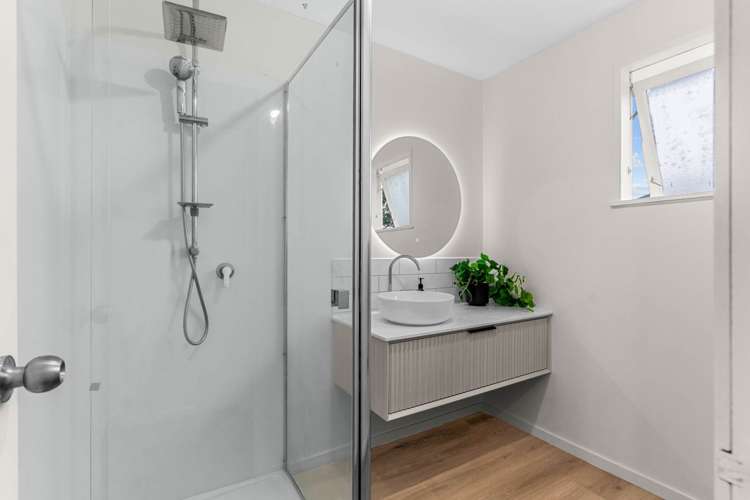 5 Montague Place Onerahi_11