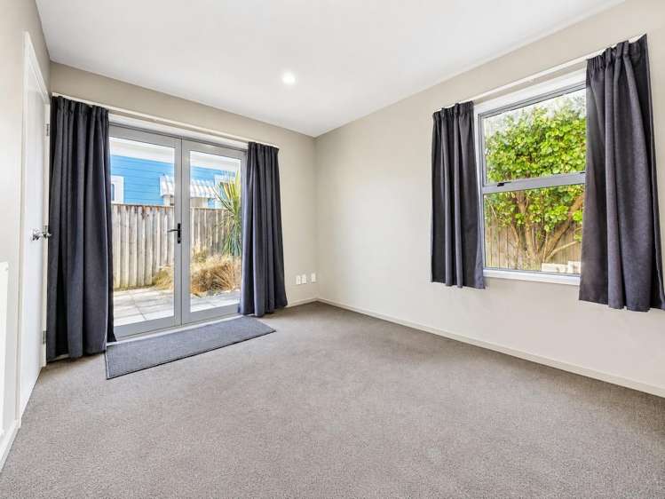  A/5 Adelaide Street Petone_19