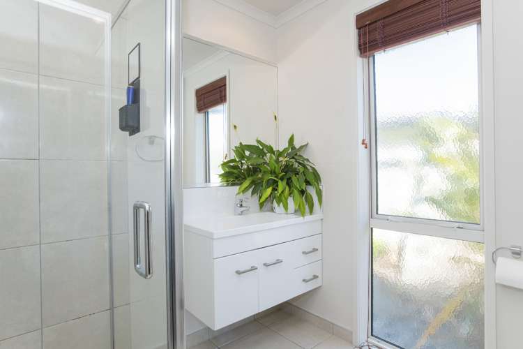 1 Hamilton Drive Wainui_11