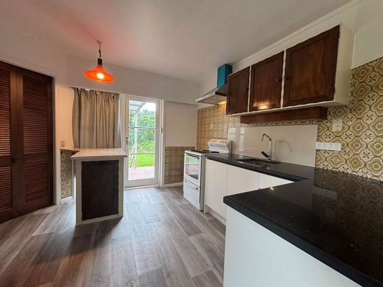 212 Lake Road Northcote_4