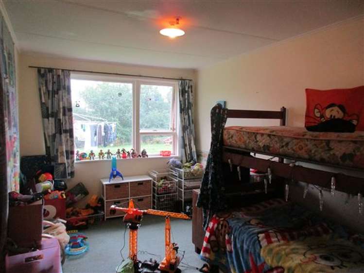 15 Kennard Crescent Karitane_6