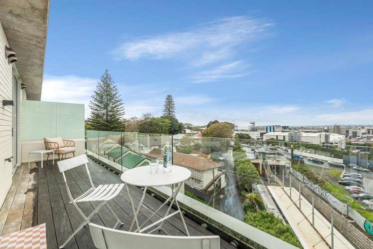 408/246 Khyber Pass Road_4