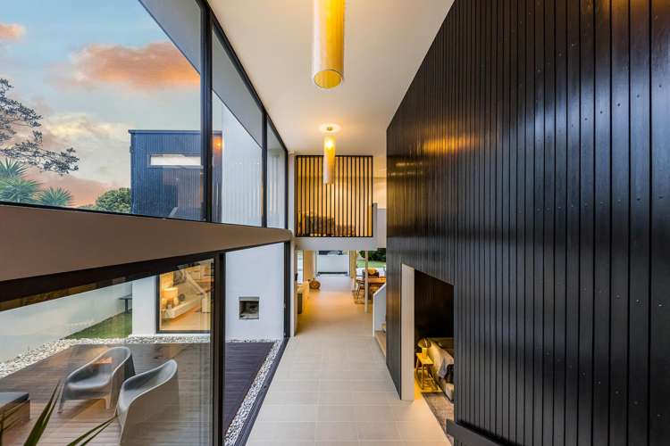 303 Beach Road Campbells Bay_1