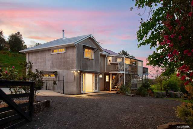 ELEVATED COUNTRY RETREAT - DUAL LIVING POTENTIAL