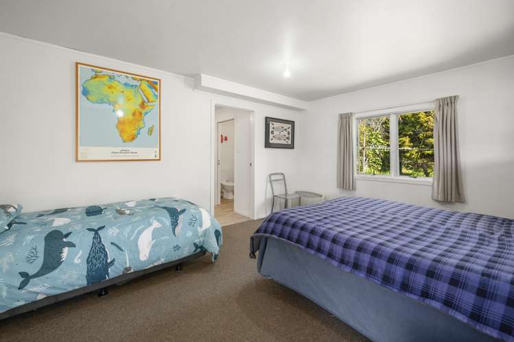 19 Te Heuheu Parade Lake Taupo (East)_16