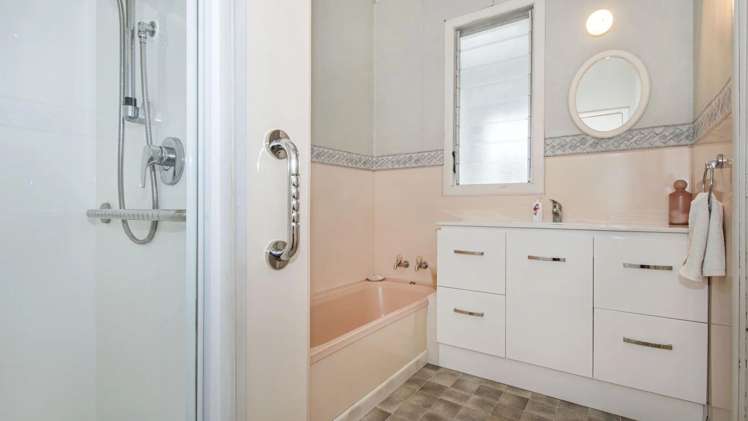 34 Cairnfield Road Kensington_13