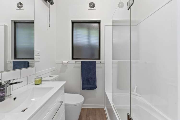 33 Athol Street Glenduan_15