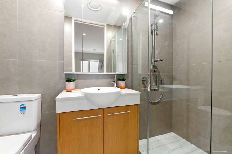 202/252 Centreway Road Orewa_10