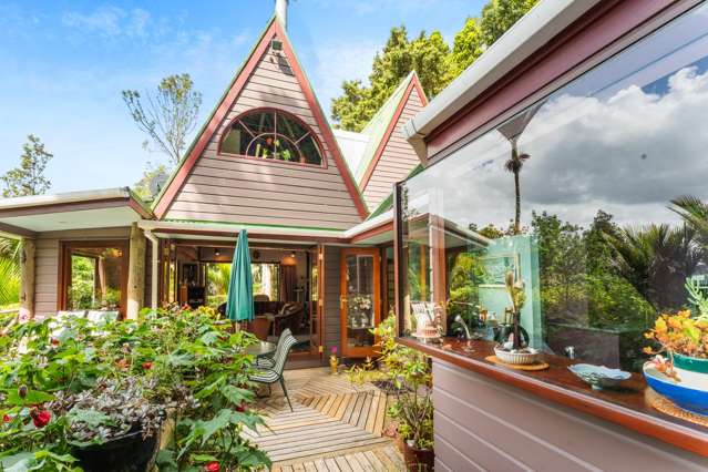 Vendors Release Their Retreat of 40 Years