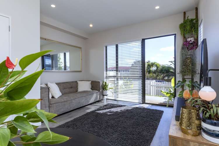 1/24 Tara Road Henderson_13