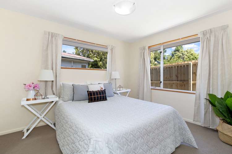2/12 Barclay Place Burwood_7