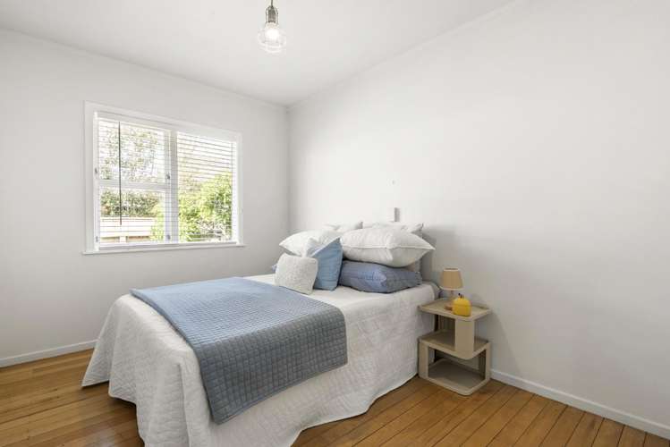 2/134 Onewa Road Northcote_9