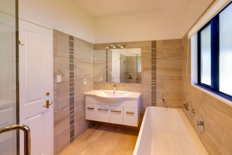 9 Kaimata Road Bay View_11