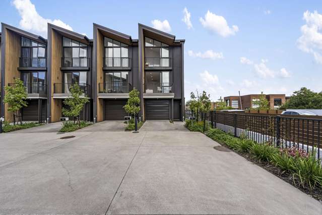 Modern Lifestyle, Ultimate Convenience! $1,365,000