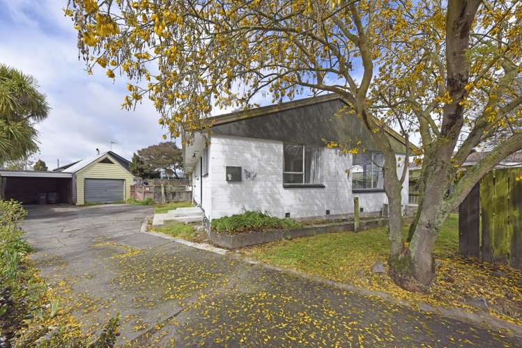 17b Leonie Place Aranui_13