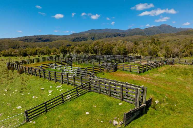 220 Quartz Range Road Bainham_40