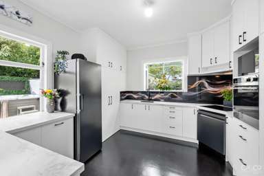 465 Stokes Valley Road_1