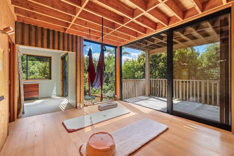 27 Queens Drive Oneroa_21