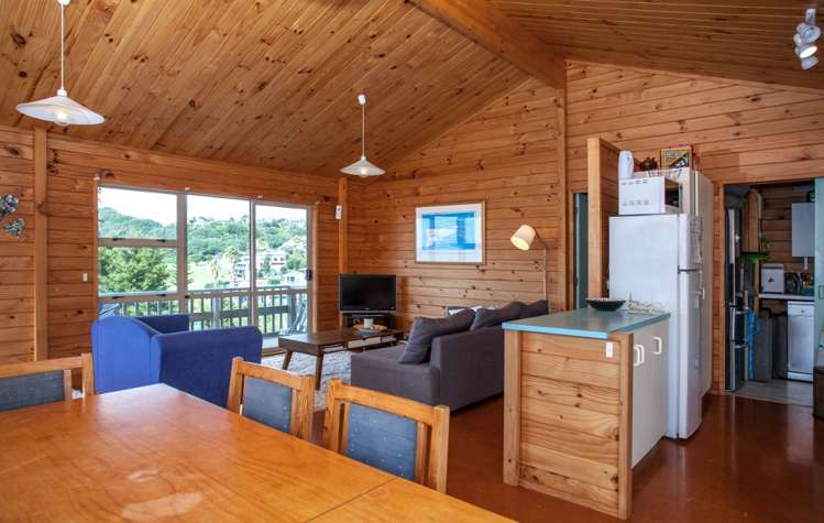 109 Bambury Place Onemana_9