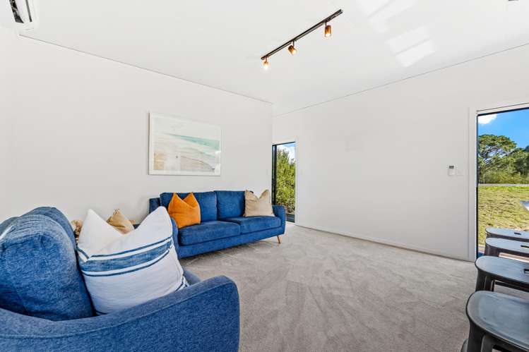 1119a Whangaparaoa Road Tindalls Beach_10