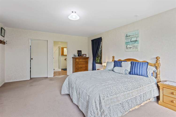 15 Littles Lane Woodend_12