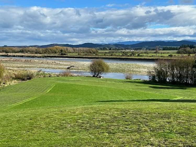 23 Sneyd Street Tuatapere_16