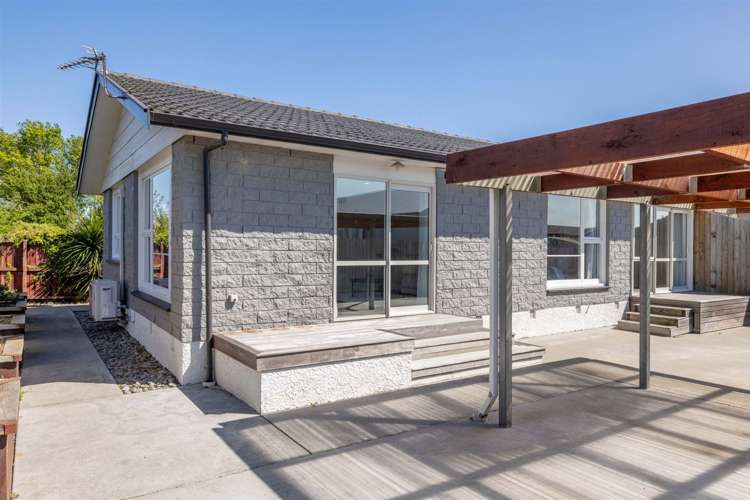 2/7 Farnborough Street Aranui_14