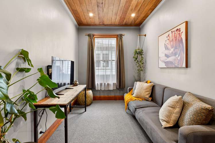 921 Willowpark Road North Mayfair_11