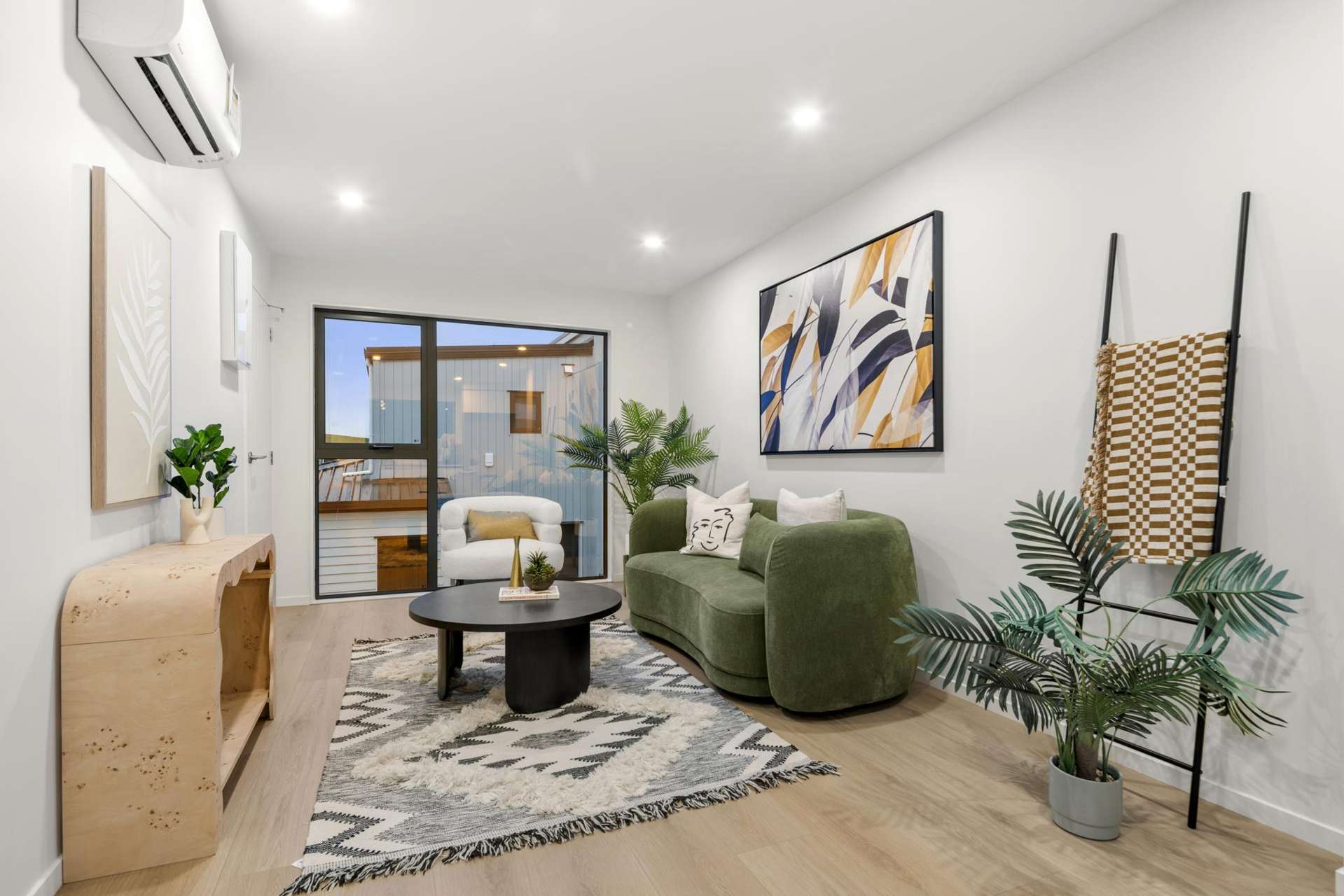 2/1088 Beach Road Torbay_0