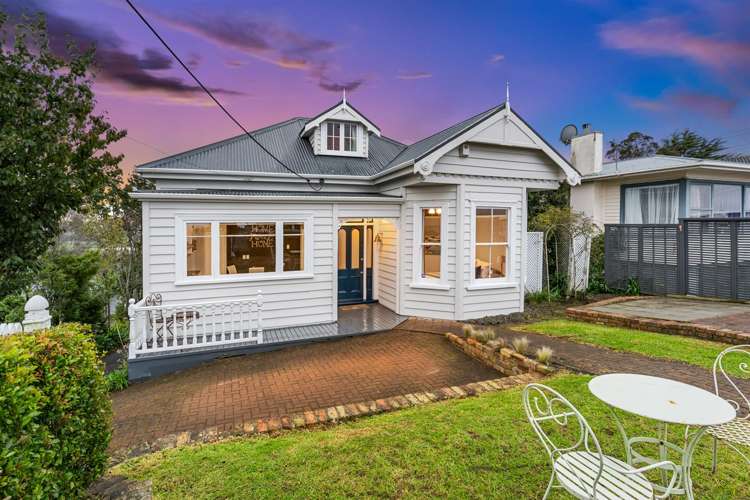 1/148 Sunset Road Unsworth Heights_3