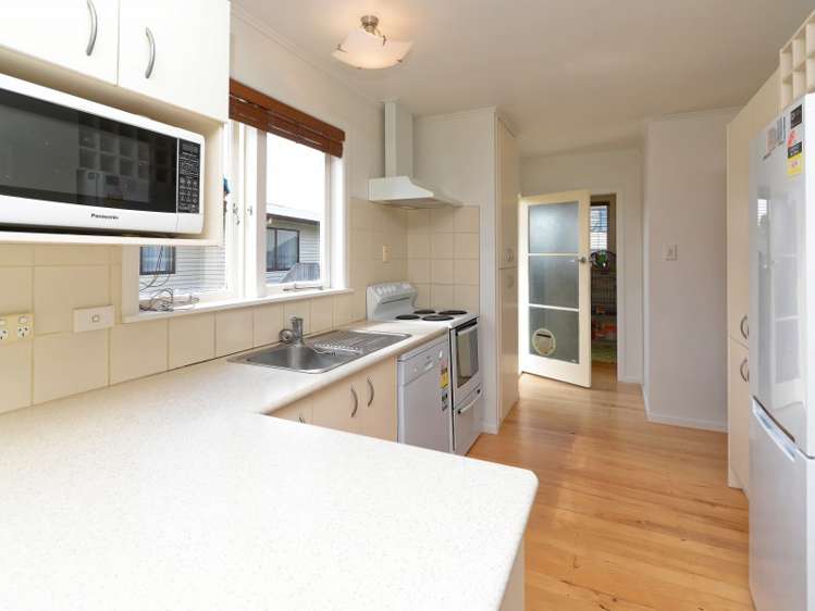 62 Southsea Crescent Silverdale_6