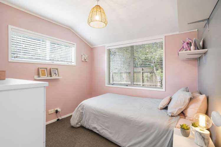 2/96 Beach Road Castor Bay_9