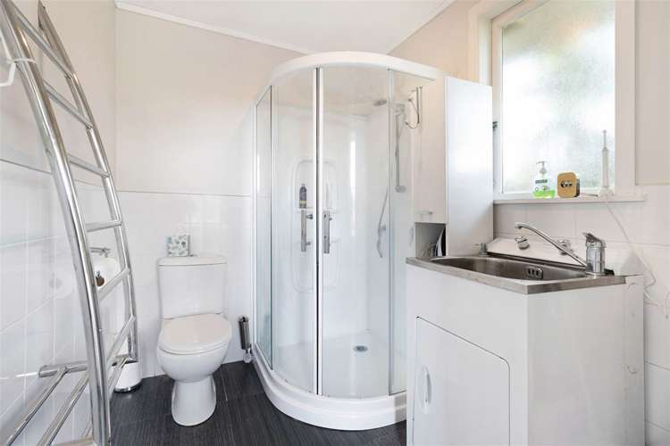 91 Cobham Crescent Kelston_11