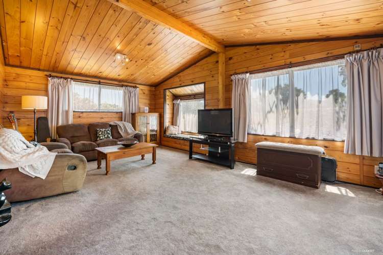 16 Sunningdale Street Wattle Downs_5