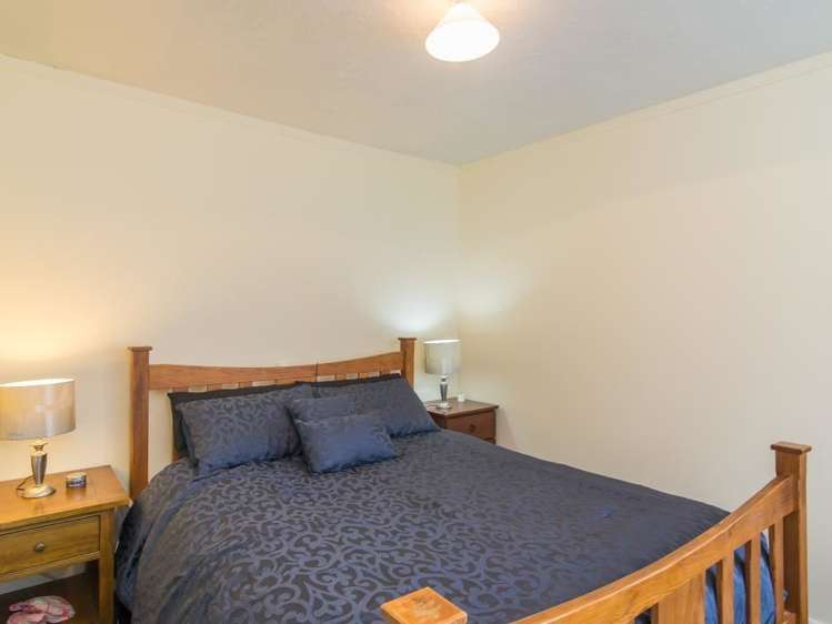 2/37 The Esplanade Raumati South_17