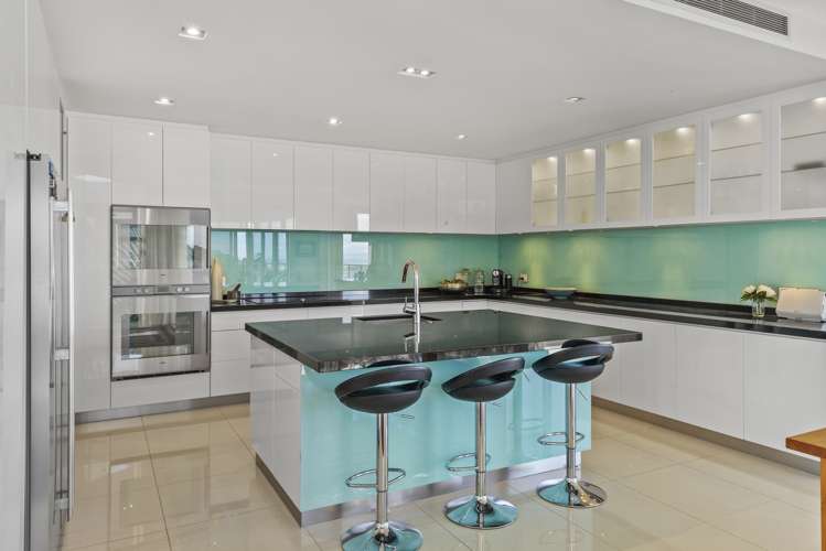 15 Omeo Crescent Redcliffs_6