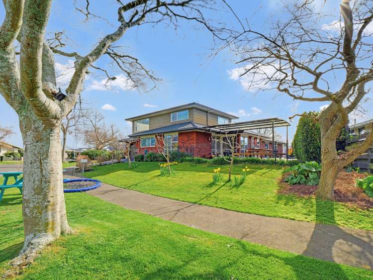 8 Aintree Crescent_1