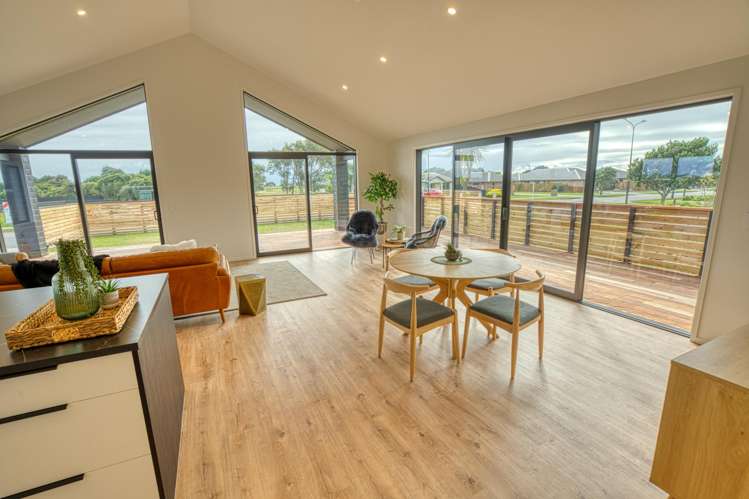 61 Ashley Drive Paroa_9