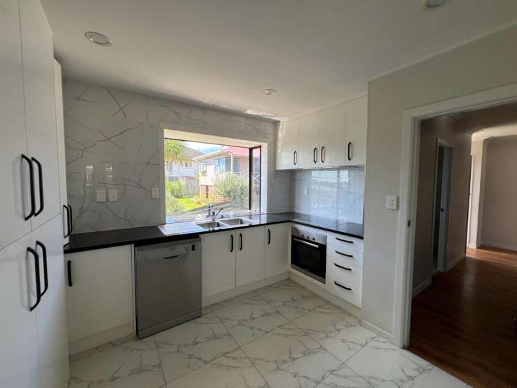 1 Christina Avenue Te Atatu South_6