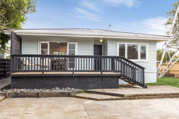 9 Huruhuru Road Massey_13